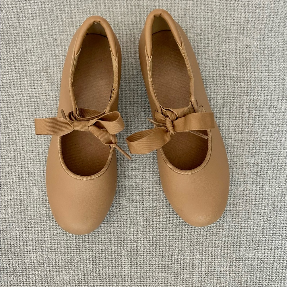 Girls tap shoes